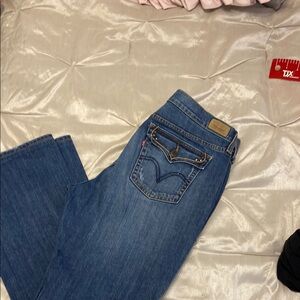 Flash sale price firm ❤️ Levi’s 515 jeans